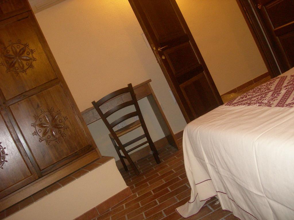 Agriturismo Battaglia Villamassargia Ruang foto